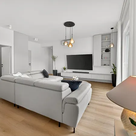 Spacious 4 Bedroom With Sea View - Free Parking 아파트 *