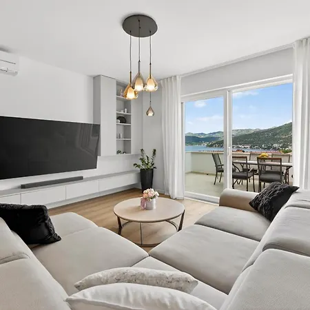 아파트 Spacious 4 Bedroom With Sea View - Free Parking 두브로브니크