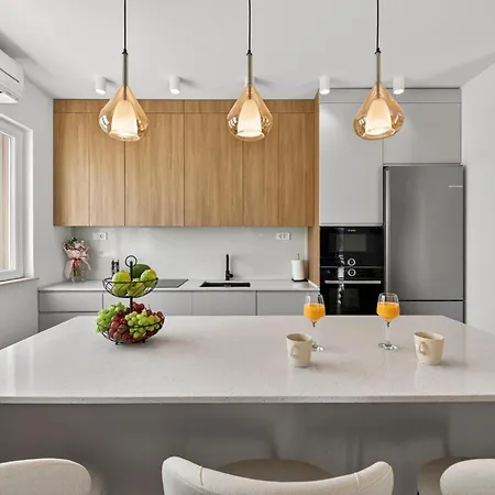 Spacious 4 Bedroom With Sea View - Free Parking 아파트 두브로브니크