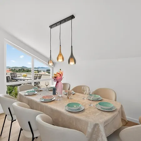 Spacious 4 Bedroom With Sea View - Free Parking * 두브로브니크