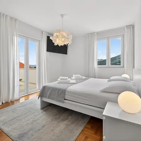 Apartman Spacious 4 Bedroom With Sea View - Free Parking Dubrovnik