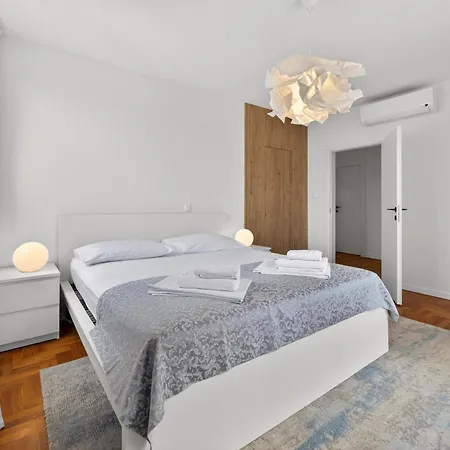 Spacious 4 Bedroom With Sea View - Free Parking 두브로브니크