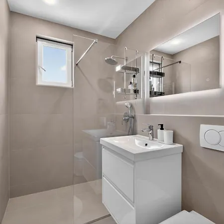 Spacious 4 Bedroom With Sea View - Free Parking 두브로브니크