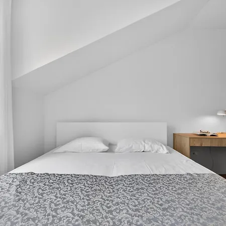 Spacious 4 Bedroom With Sea View - Free Parking Apartman