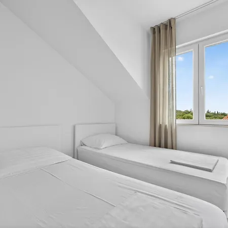 아파트 Spacious 4 Bedroom With Sea View - Free Parking 두브로브니크