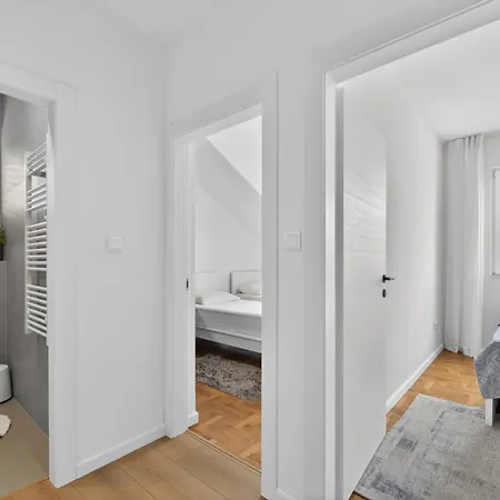 Spacious 4 Bedroom With Sea View - Free Parking 아파트 *
